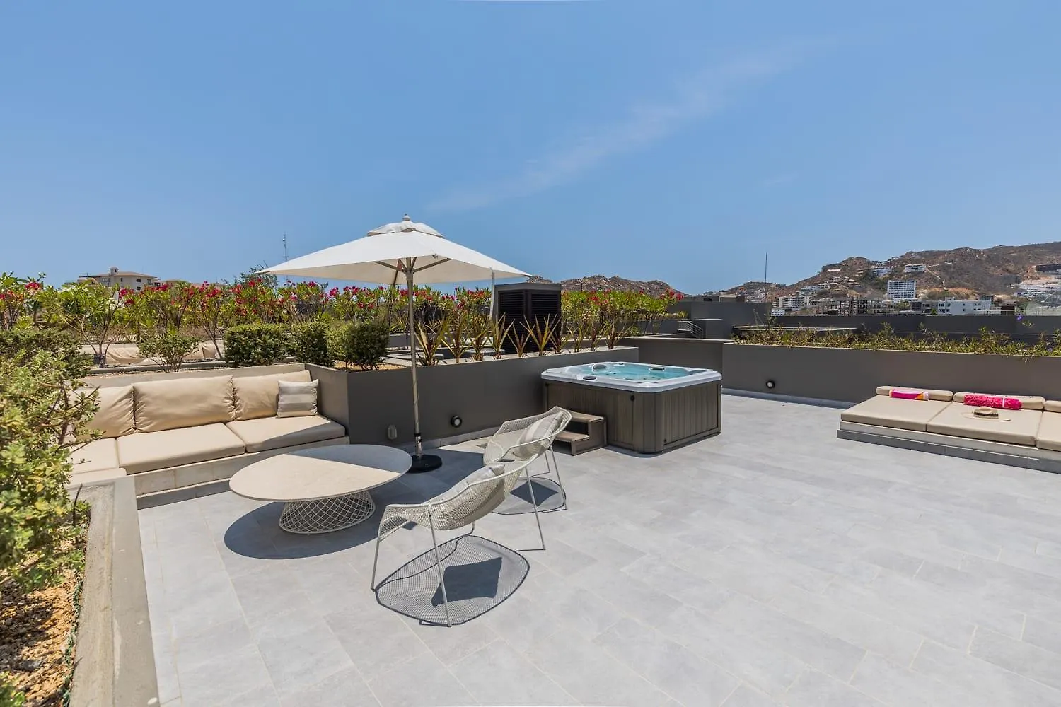 2 Bedroom Cabo Marina Walk To Beach & Private Jacuzzi Cabo San Lucas