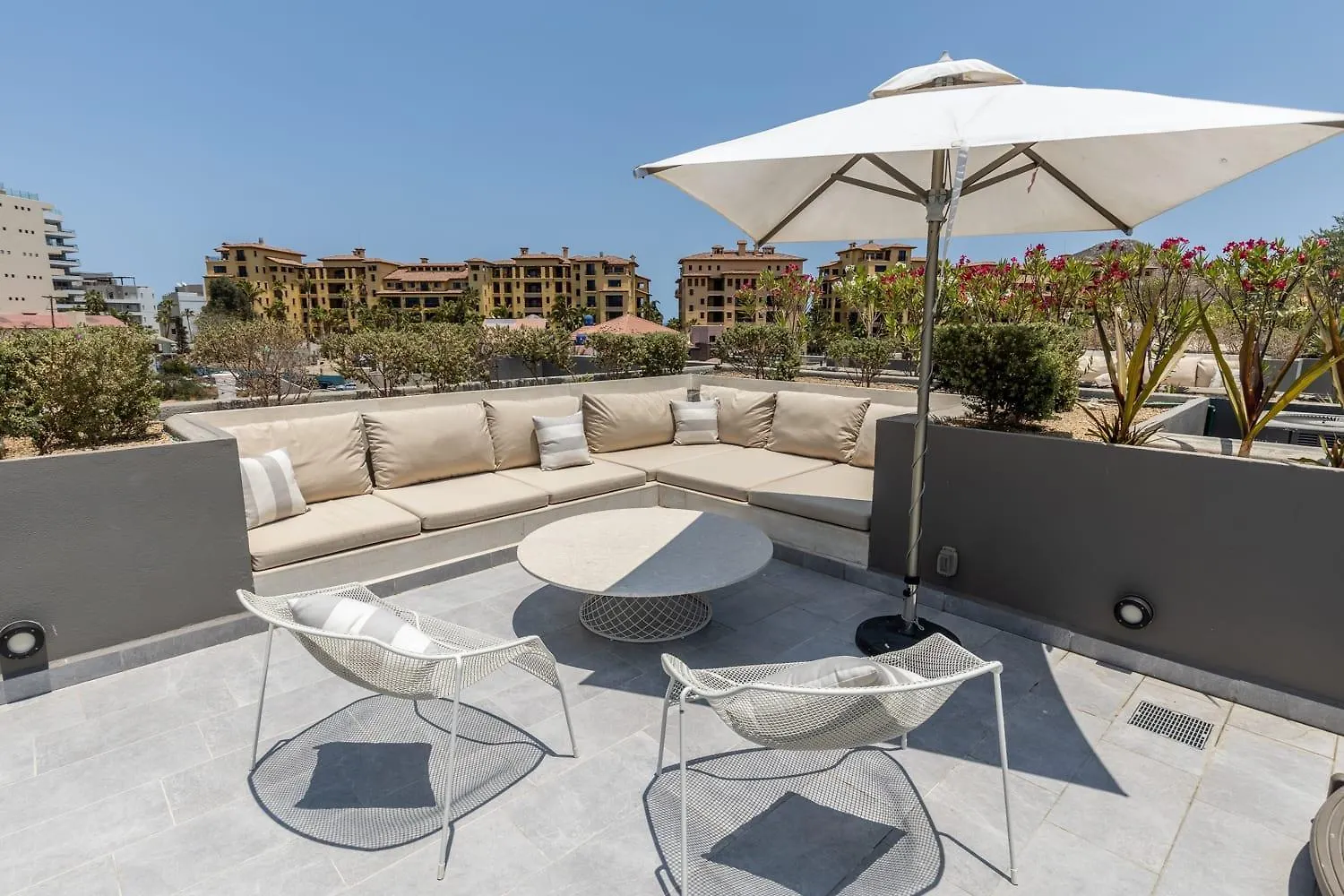 2 Bedroom Cabo Marina Walk To Beach & Private Jacuzzi Cabo San Lucas